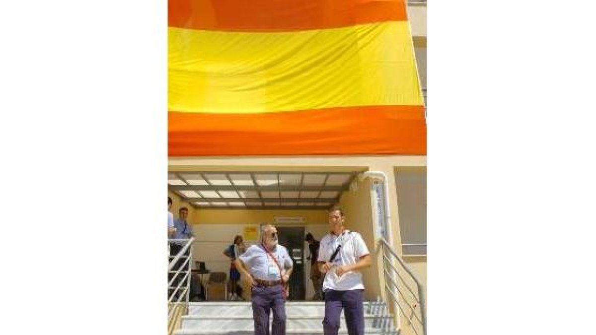 Iñaki Urdangarín sale de la sede de la delegación española