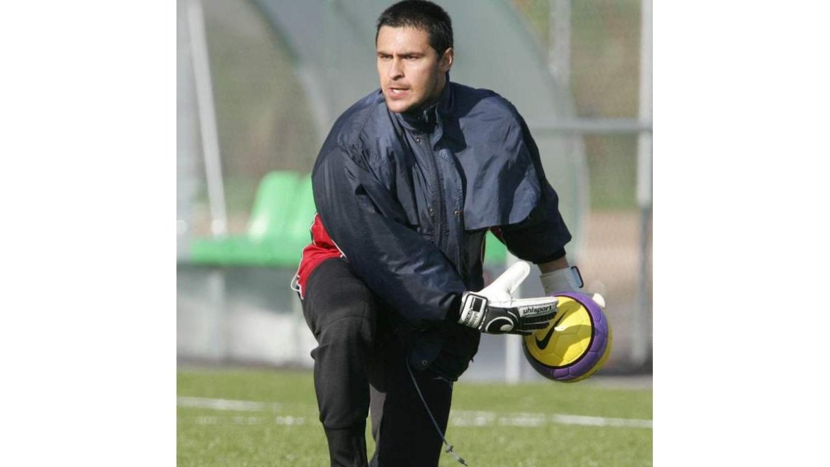 Rubio fue portero de la Deportiva hace una década. L. DE LA MATA