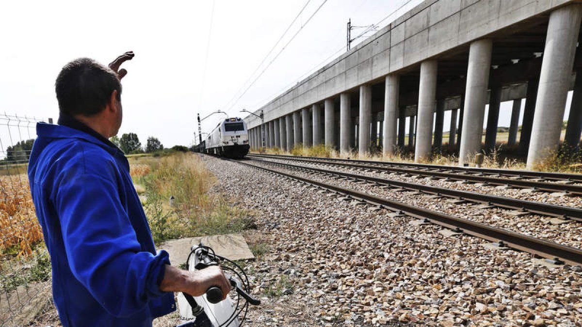 El salto de carnero de Torneros forma parte del subtramo Palanquinos-Onzonilla investigado. RAMIRO