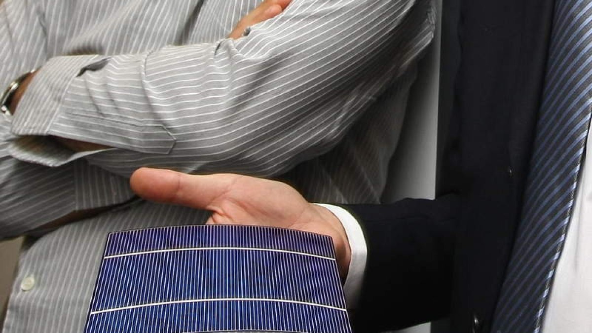 Detalle de una célula fotovoltáica que fabrica Cel-Celis.