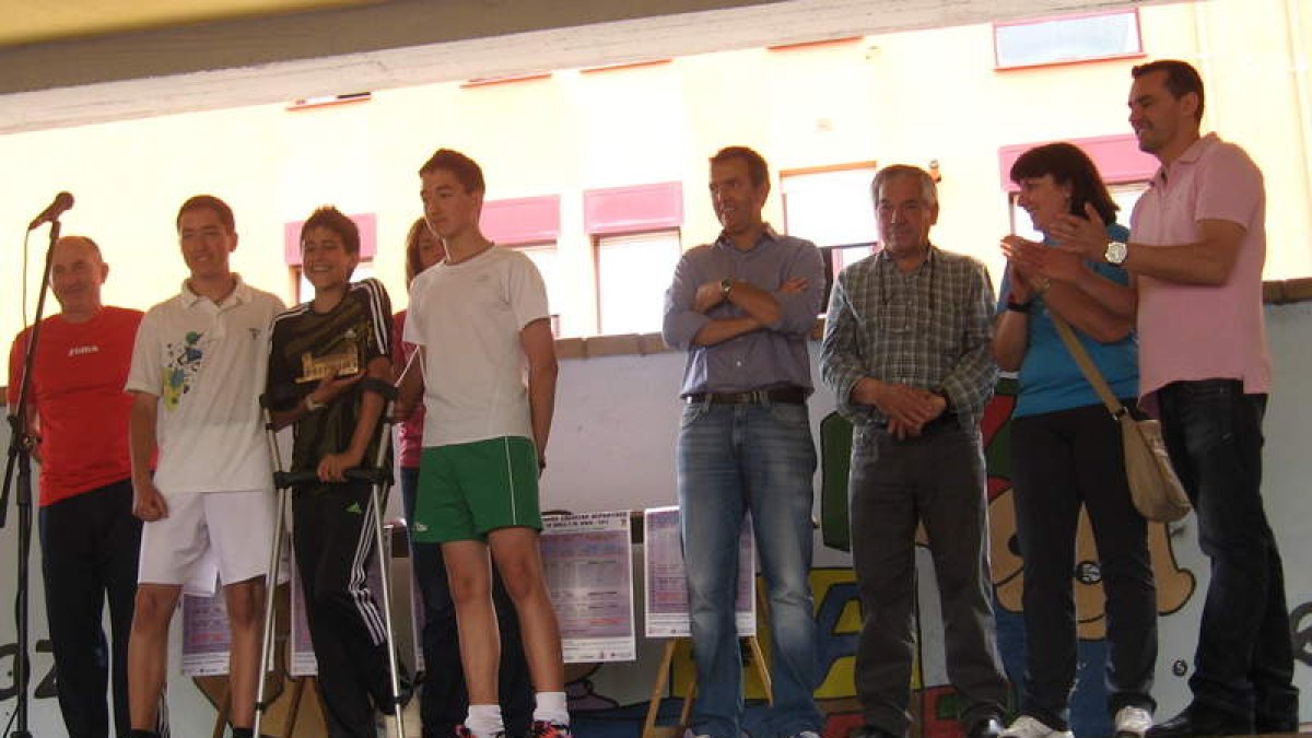 Alcalde y concejales entregaron los premios a los vencedores finales.