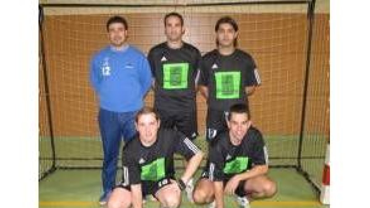 El Apple Sin recupera la primera posición del grupo A de Asolefusa