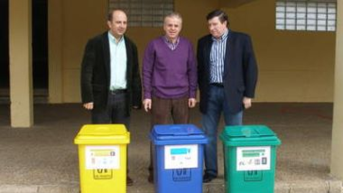 Contenedores que se instalarán en los centros educativos.