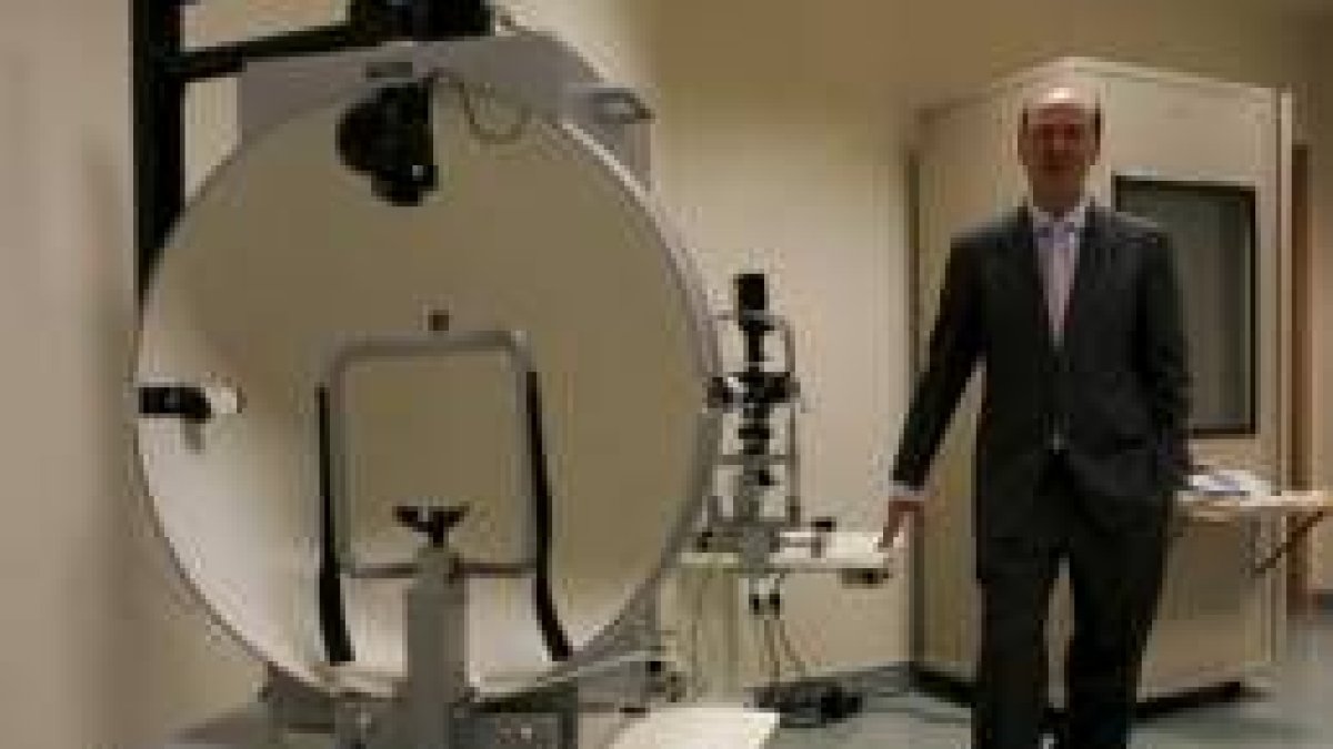 José Luis Díaz-Villarig en las instalaciones del centro de reconocimiento