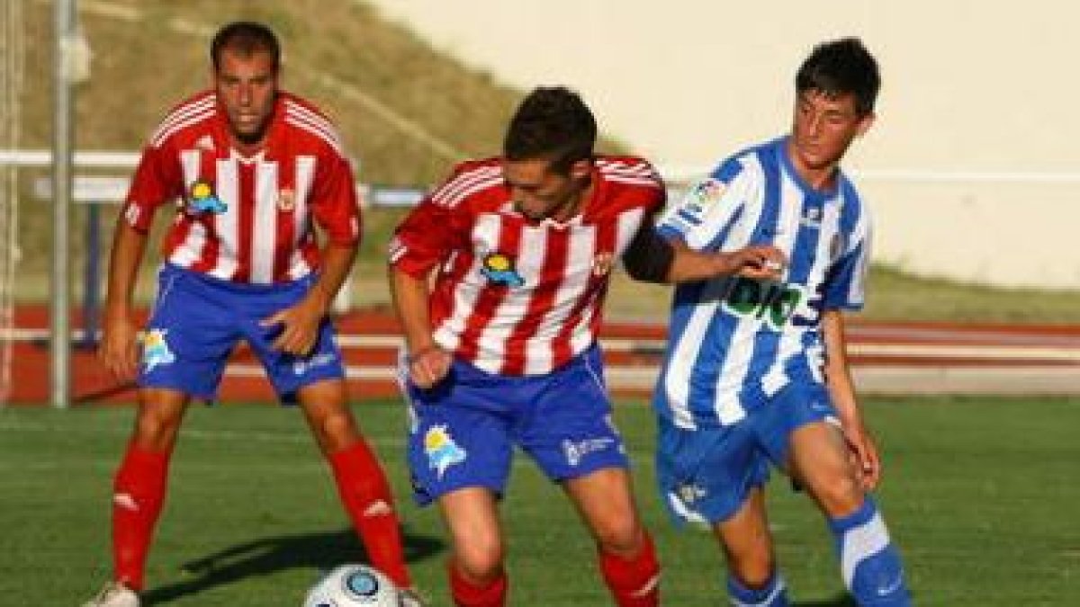 Borjina -junto a Javi Recamán- estrenó el marcador.