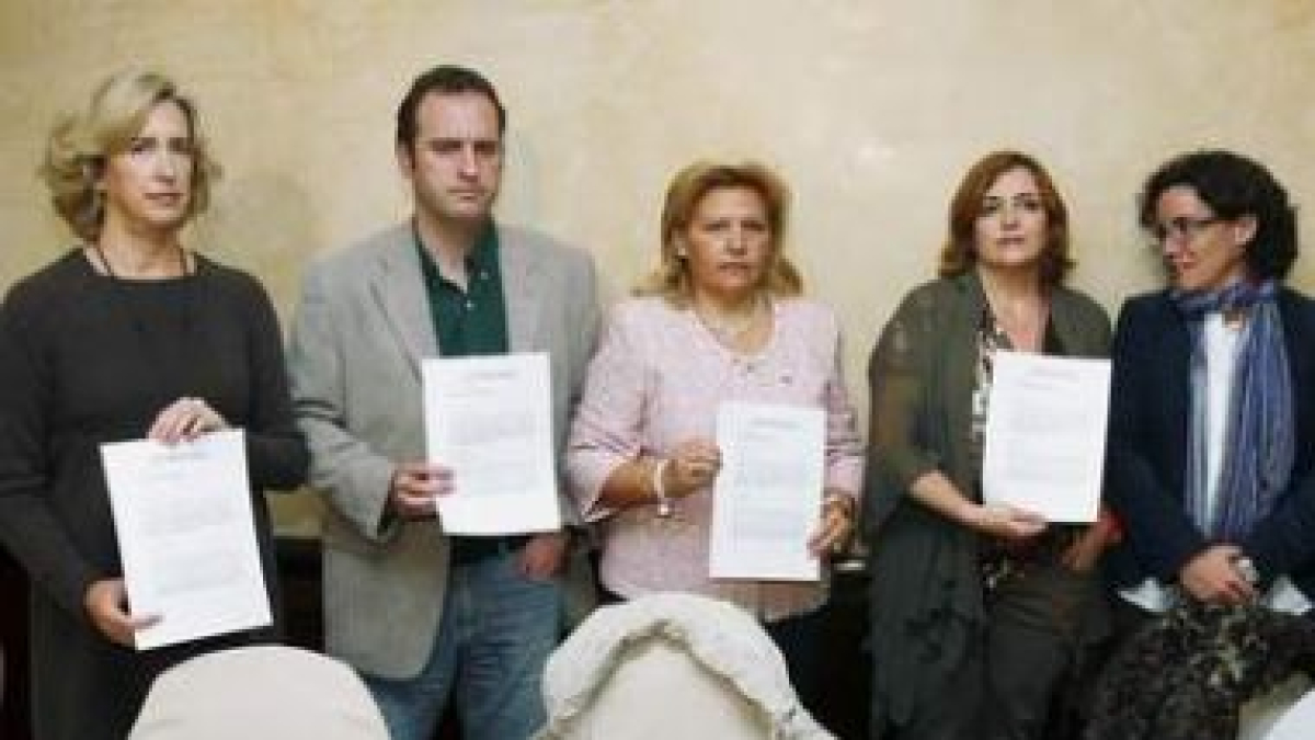 La viuda de Ordóñez y los responsables de Dignidad y Justicia, de la AVT y de Covite.