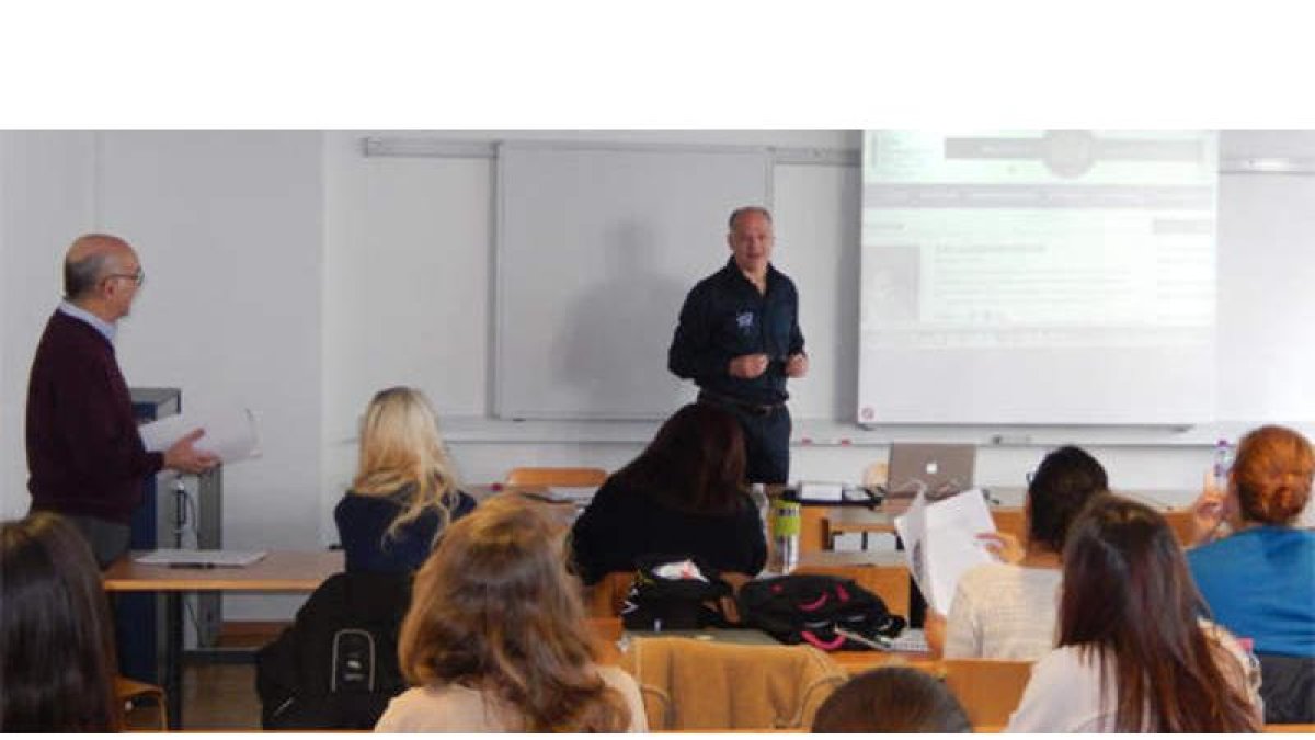 Gil ha ocupado un monográfico en la Universidad de Friburgo. DL