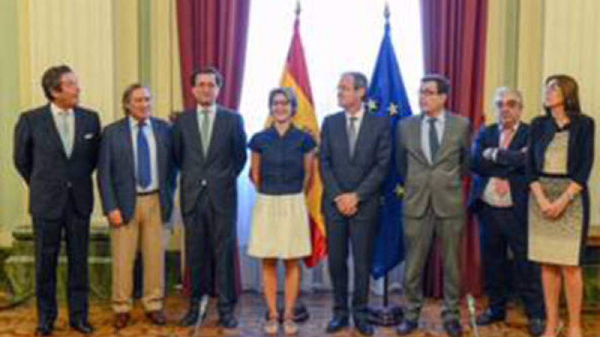 García Tejerina y Gual al término de la firma del acuerdo. DL
