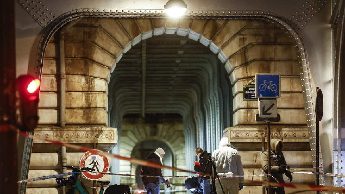 Imagen del lugar de los hechos en París. YOAN VALAT