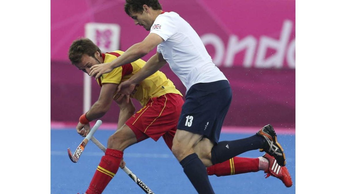 El mejor juego de España sólo le reportó un insuficiente empate.