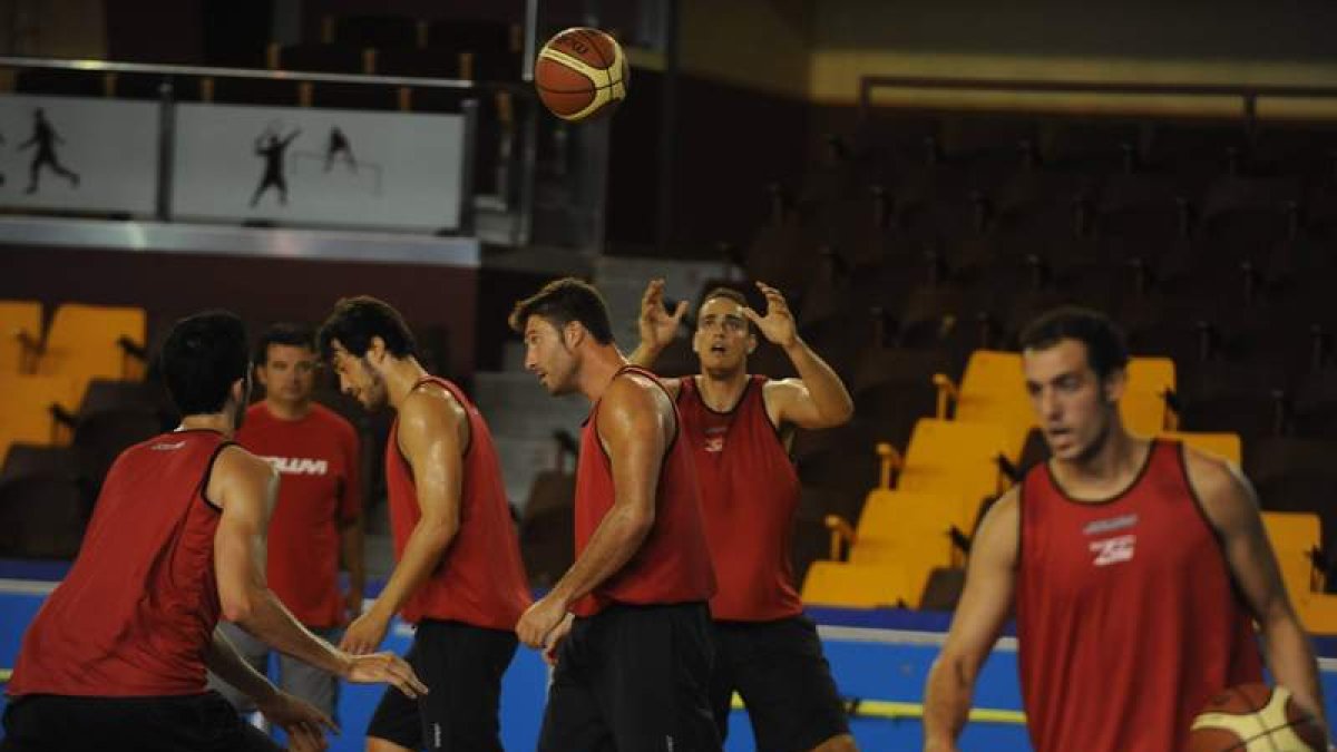 De Grado ha preparado meticulosamente el partido de Málaga. El objetivo es llevarse el triunfo.