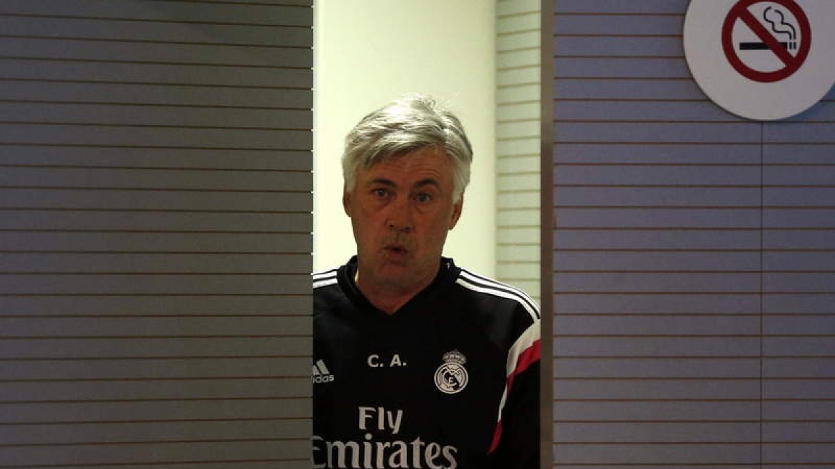 Ancelotti tiene ya pie y medio fuera del Madrid.