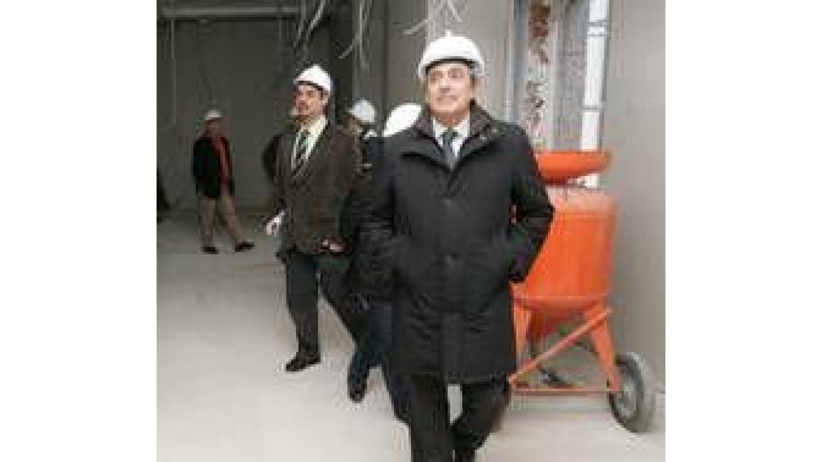 José Ángel Azuara, durante una visita a la sede en obras de la Ciuden