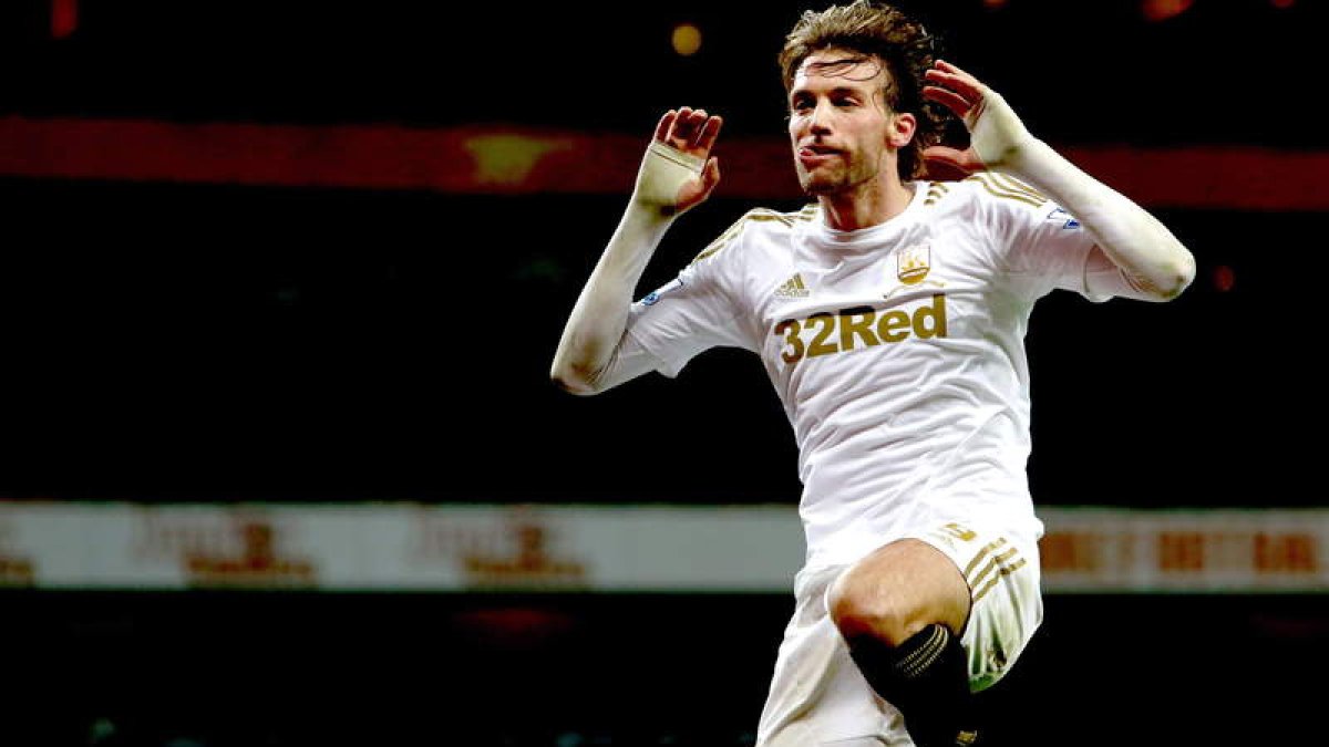 Michu se encuentra en un gran momento y ya lidera en solitario la tabla de goleadores.