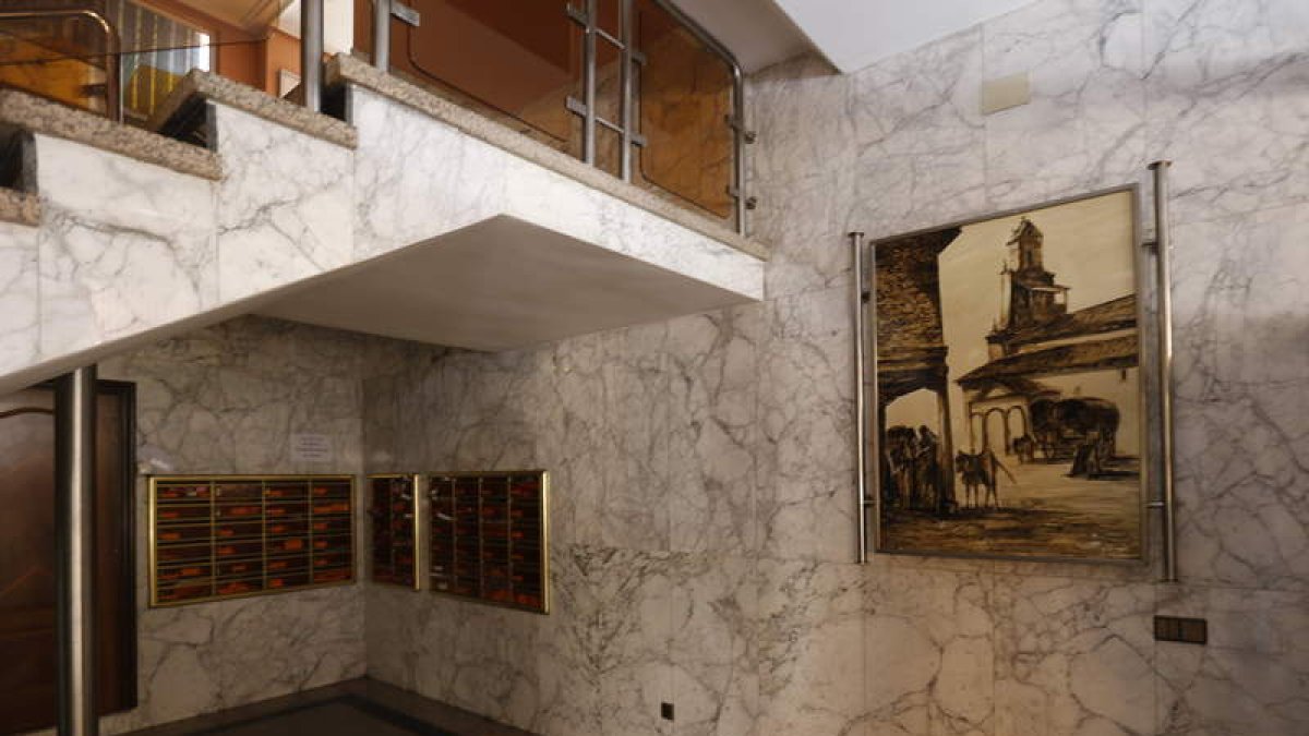 Interior del portal situado en la calle Páramo, con una vista de la iglesia de Santa Ana como fue durante siglos.