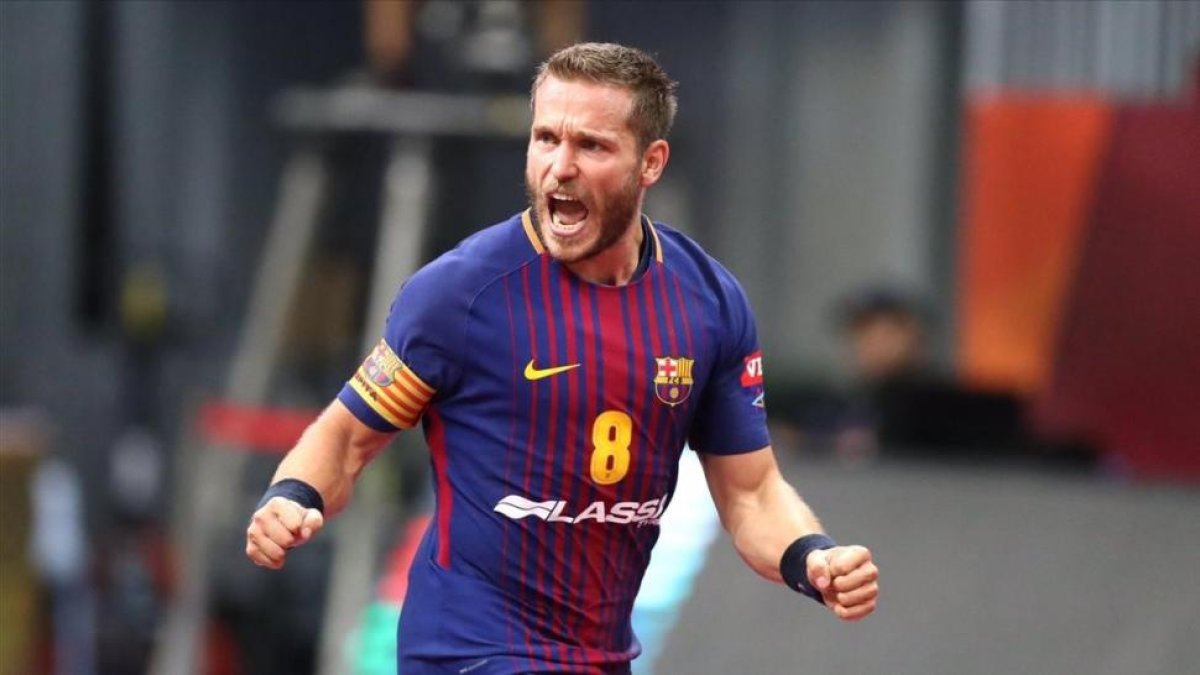 Victor Tomàs, capitán del Barça Lassa, celebra un gol esta temporada.