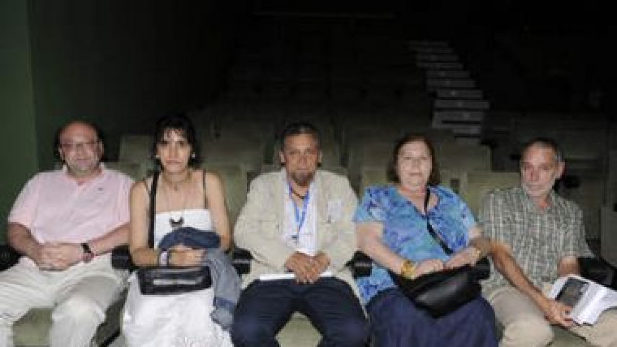 Jesús Morchón, Susana Martínez (paciente), José Ignacio, Lourdes (paciente) y Javier Álvarez.