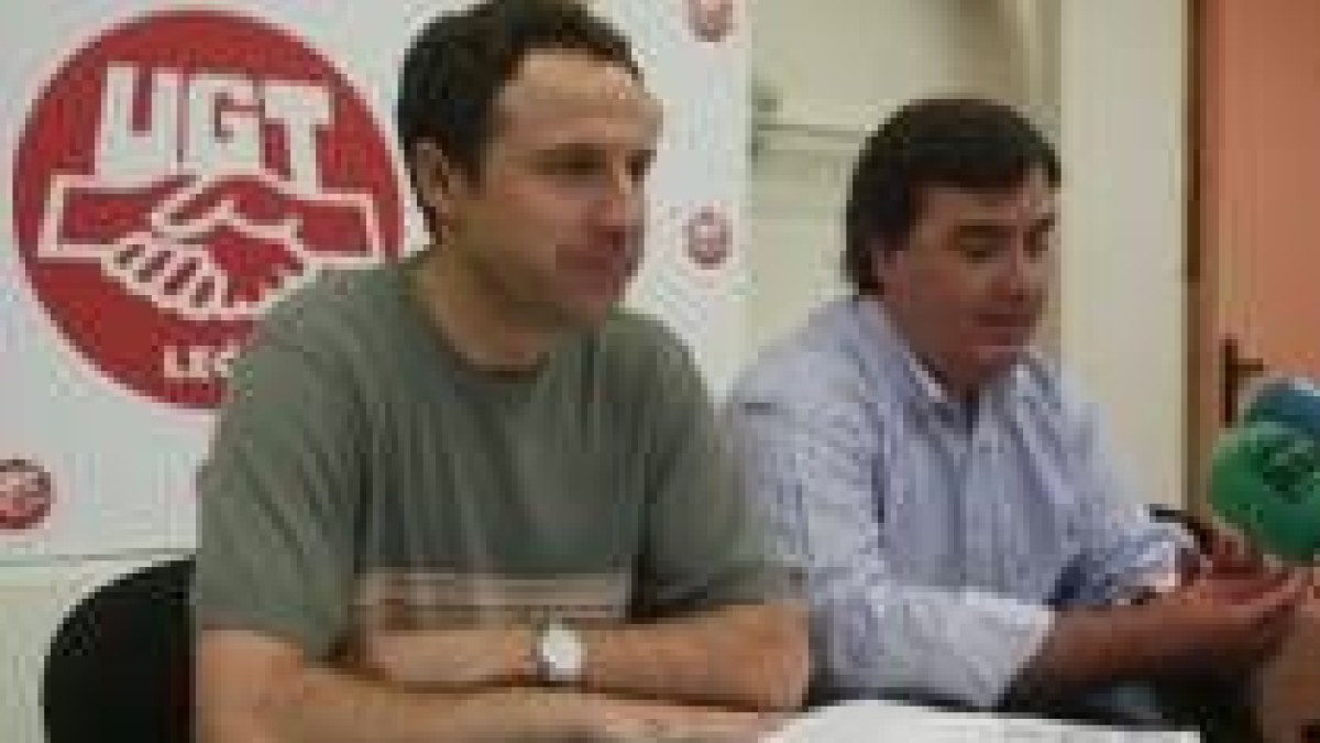 Pedro Aller y José Manuel Vidal en la rueda de prensa que dieron ayer en la sede provincial de UGT