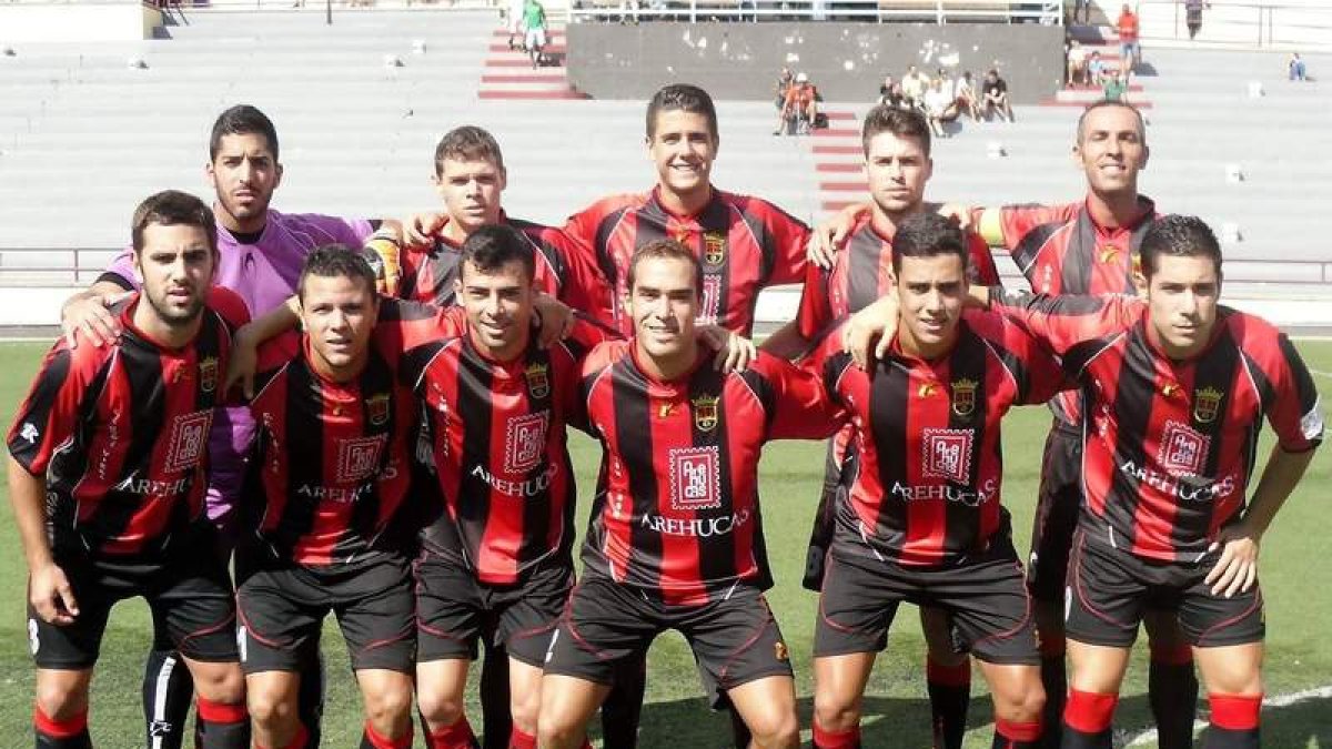 Formación del Mensajero que eliminó al Rayo Cantabria.