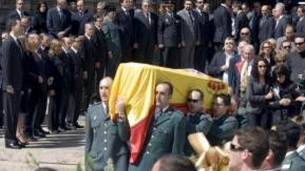 JAVIER ETXEZARRETA