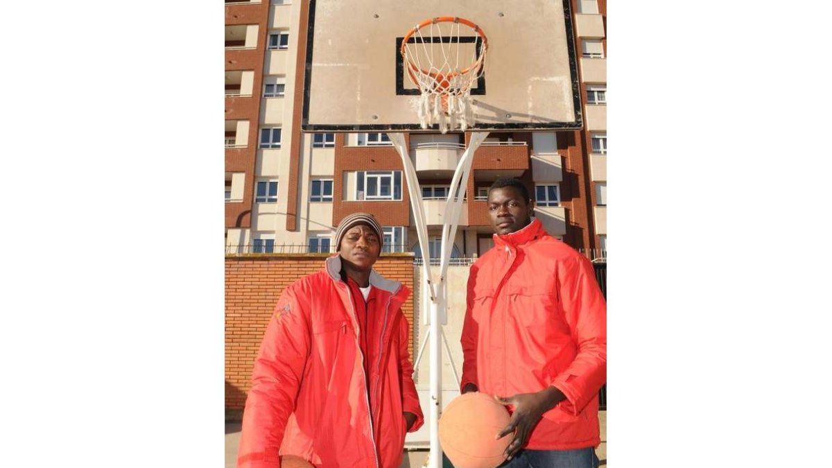 Webber y Prosper representan el futuro de Baloncesto León.