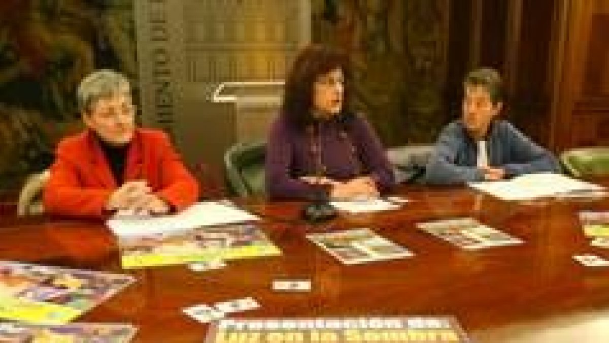 Teresa Gutiérrez, en el centro, en la presentación previa del libro