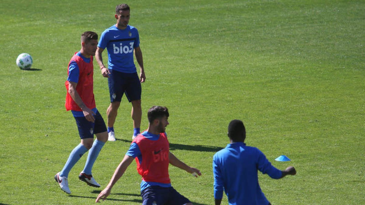 La Deportiva vuelve hoy al trabajo para preparar el choque ante el Guijuelo. L. DE LA MATA