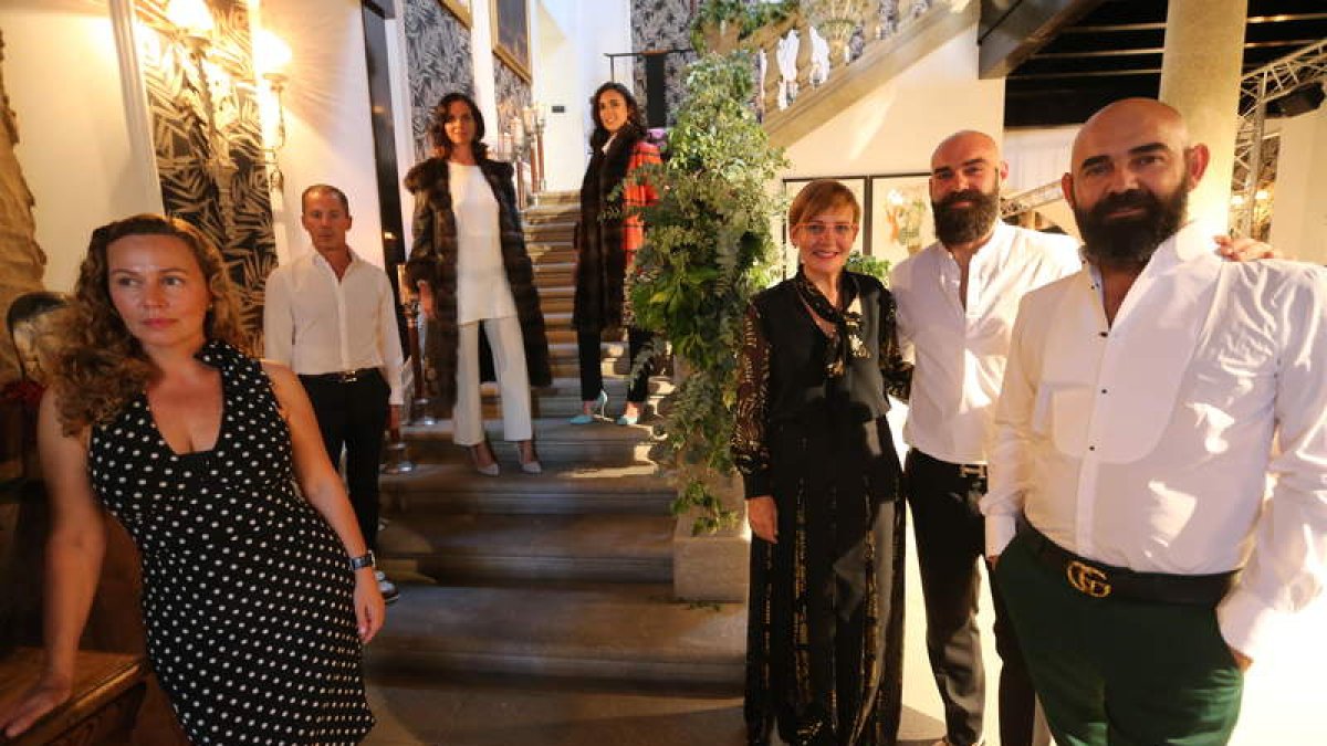 El plantel principal, responsables del evento en el interior de la casona del casco antiguo. ANA F. BARREDO