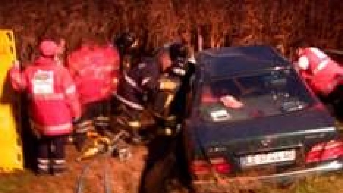 Los bomberos tuvieron que excarcelar al conductor del vehículo