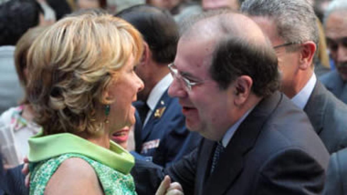 Herrera asiste a la toma de posesión de Aguirre.