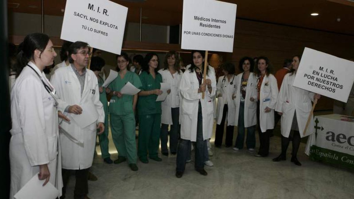 Protesta de los médicos internos residentes en una foto de archivo.