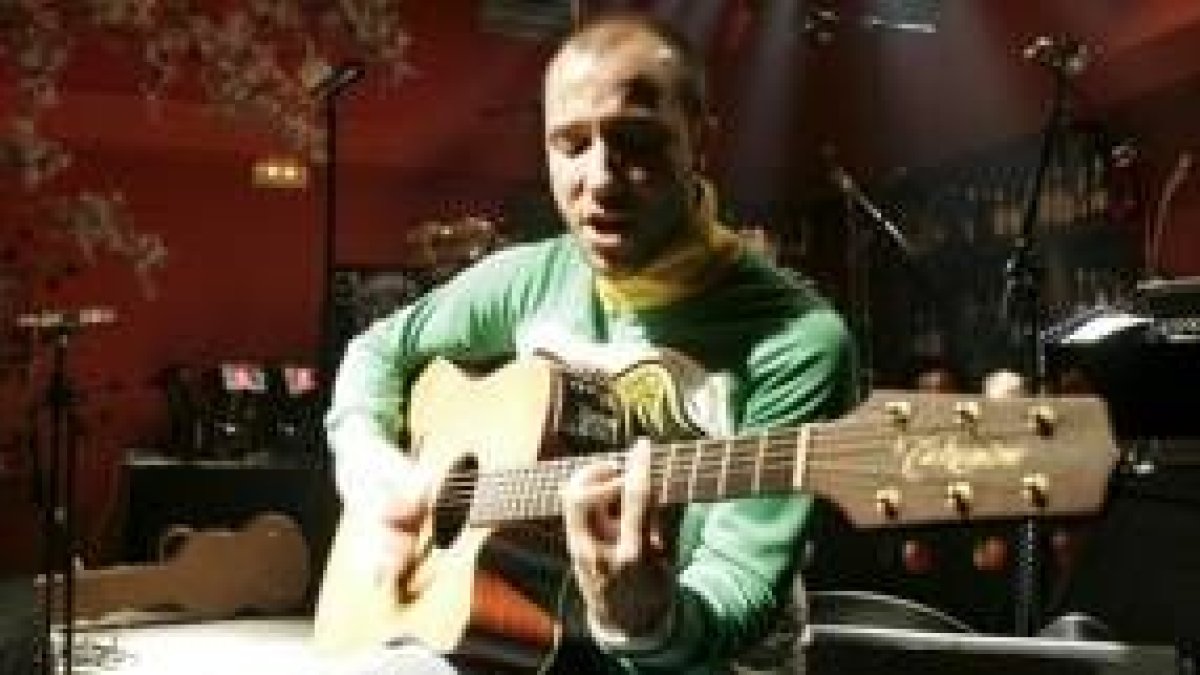 David Belzuz, ensayando en la tarde de ayer antes del concierto