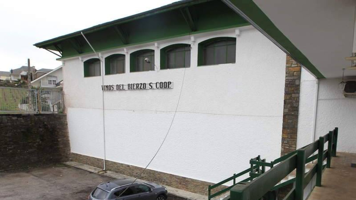 Una imagen de archivo de la Cooperativa de Cacabelos.