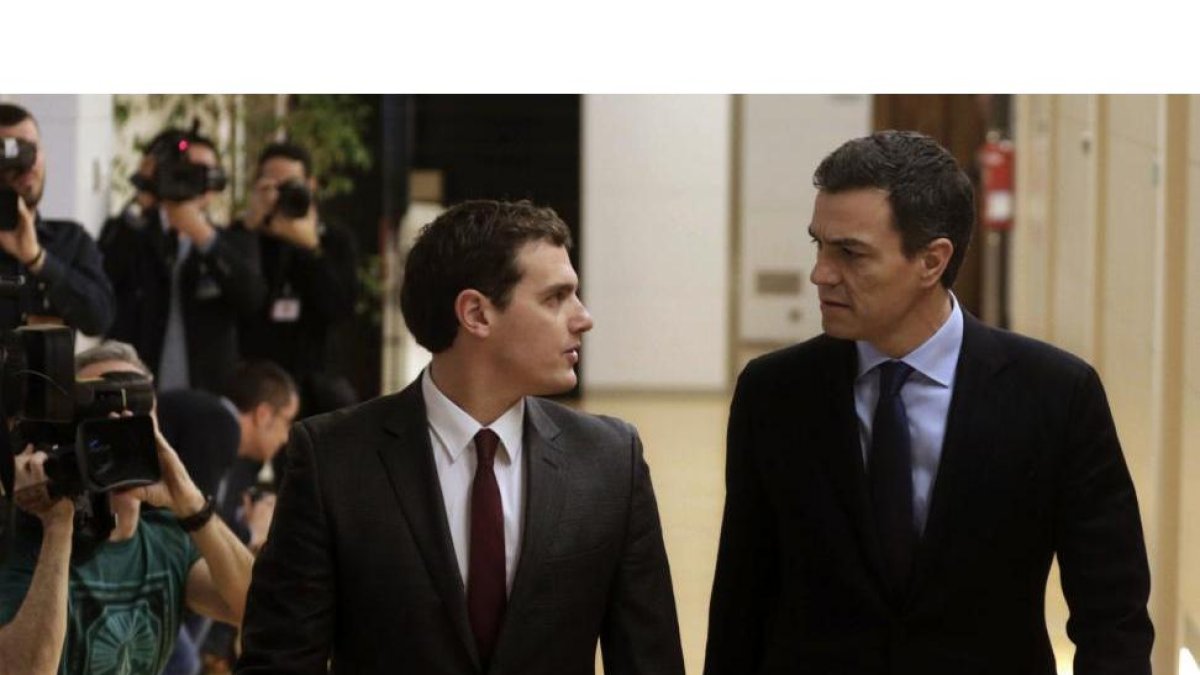 Pedro Sánchez, y el presidente de Ciudadanos, Albert Rivera, en una imagen de archivo