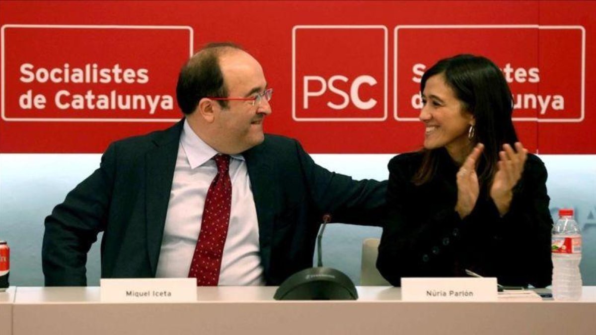 Miquel Iceta y Núria Parlon, en una reunión de la ejecutiva del PSC, el pasado 17 de octubre.