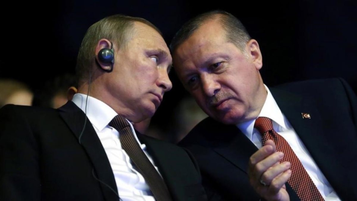 Los presidente de Rusia, Vladimir Putin, y de Turquía, Recep Tayyip Erdogan, en Estambul.