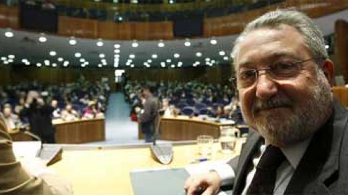 El ministro de Sanidad y Consumo, Bernat Soria.