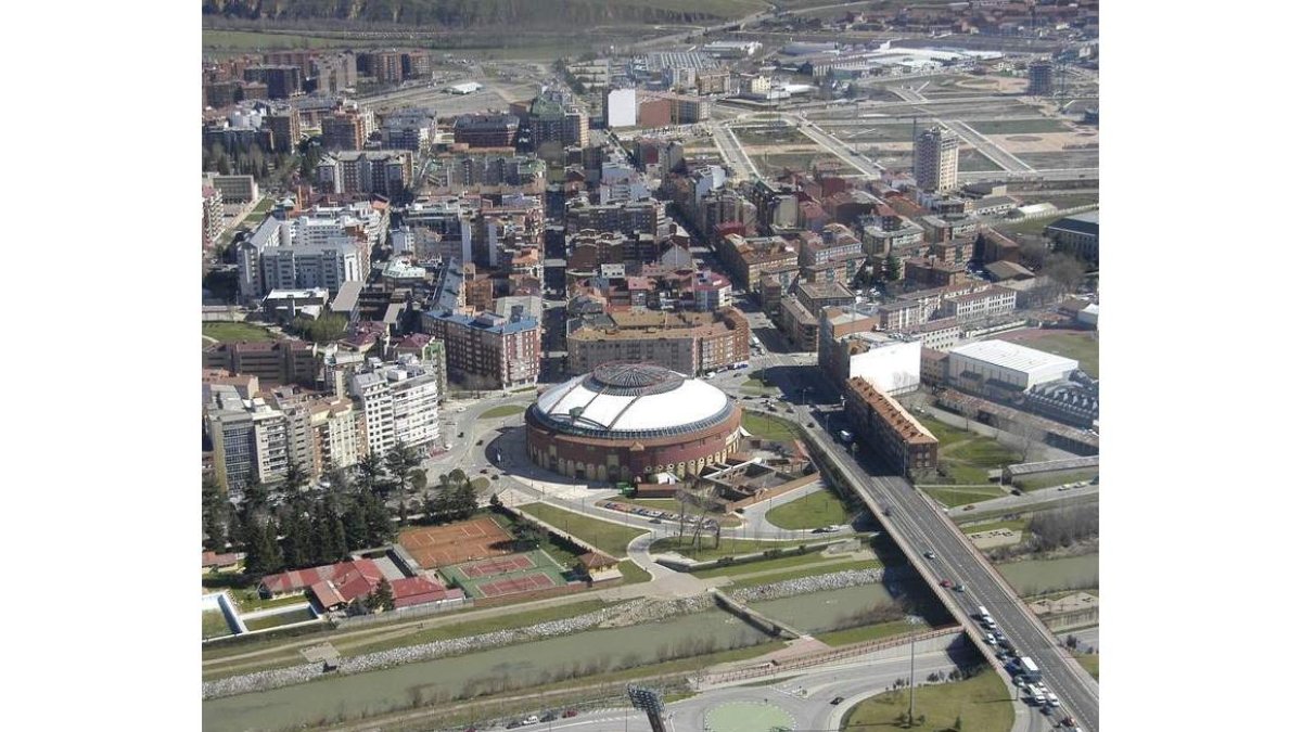 Vista área de una zona de la capital leonesa. ARCHIVO