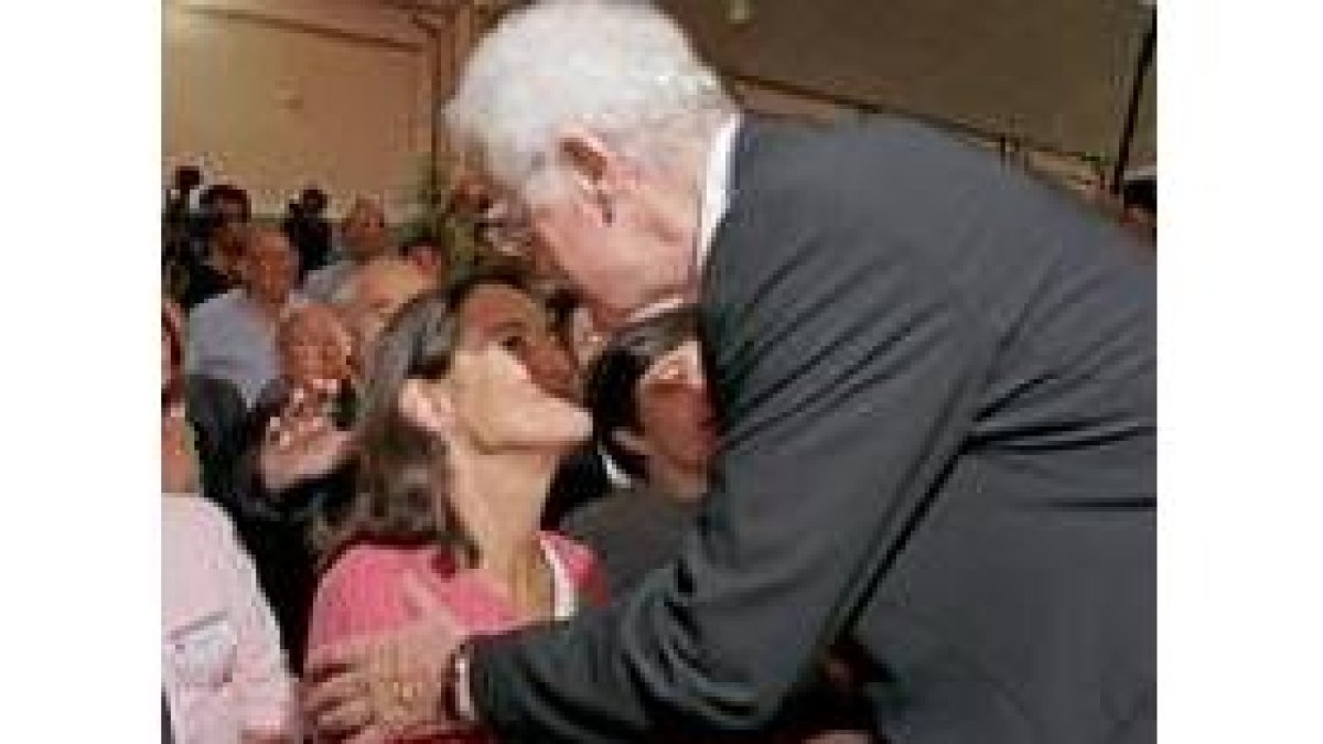 Lionel Jospin besa a Ségoléne Royal