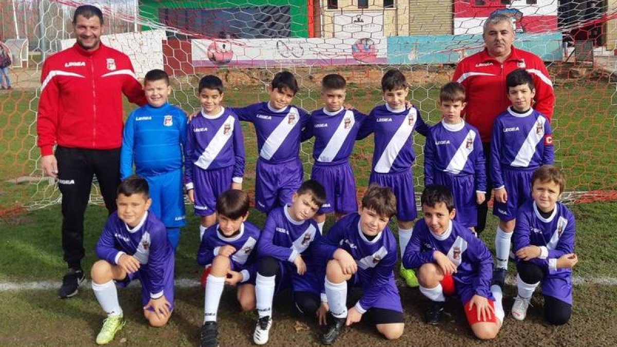 Formación del equipo del San Lorenzo B que milita en la categoría prebenjamín. DL