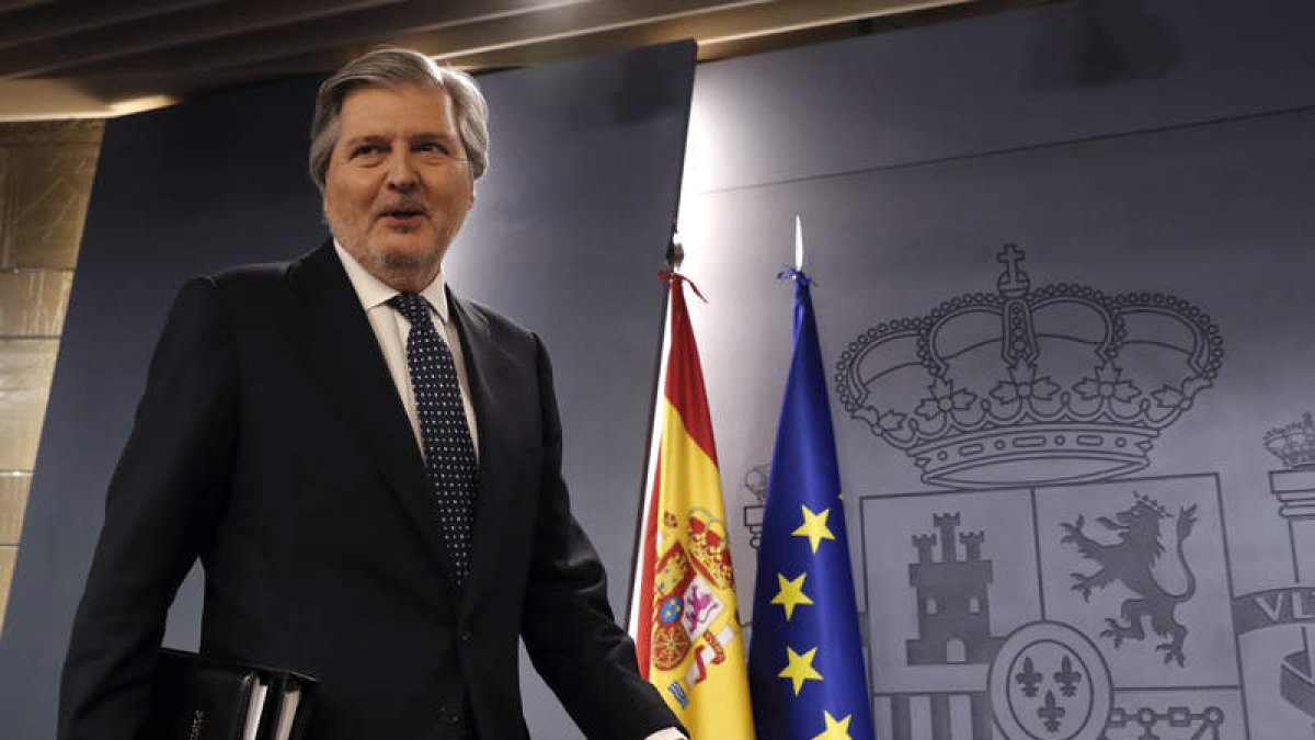 El portavoz del Gobierno y ministro de Cultura, Íñigo Méndez de Vigo. BALLESTEROS