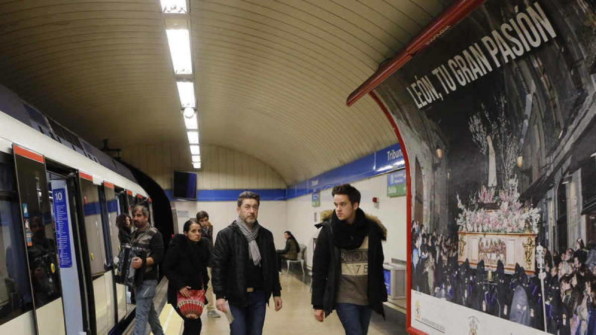 Cartel de la última campaña publicitaria en el metro. RAQUEL P. VIECO