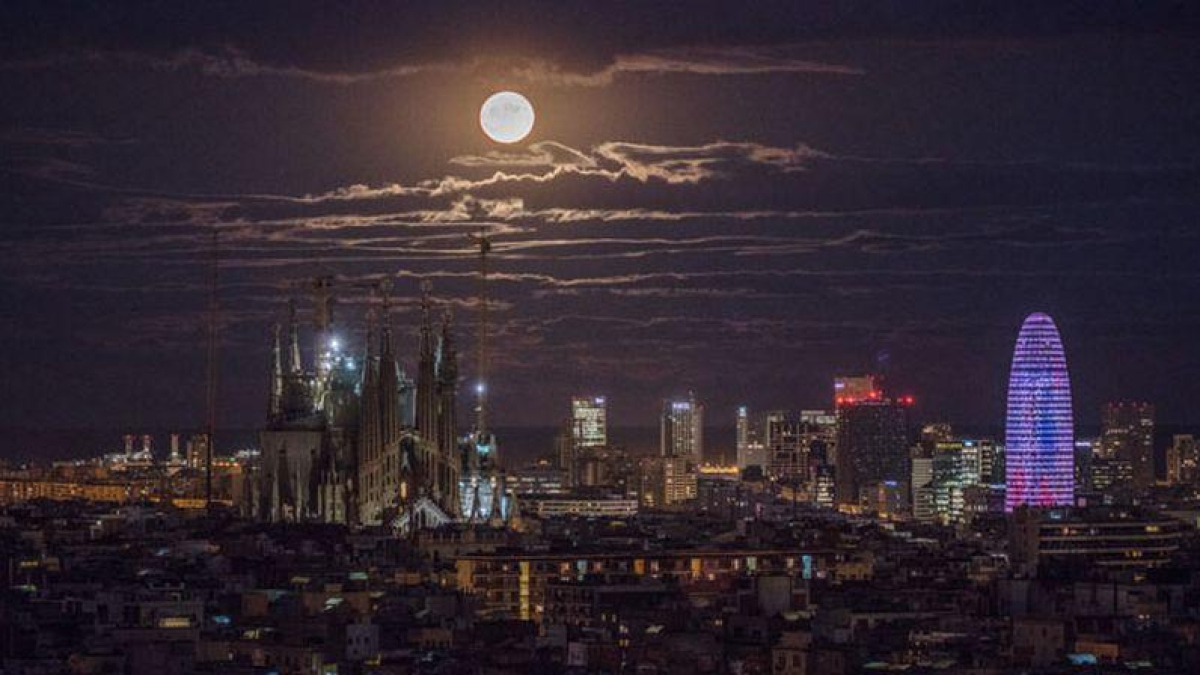 http://www.elperiodico.com/es/noticias/ciencia/cuando-proxima-superluna-5630005