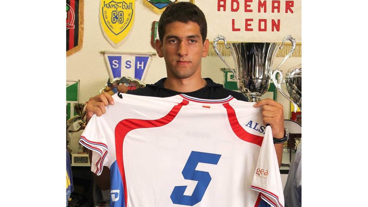 El serbio Predag Vejin, durante su presentación, se incorpora hoy al primer entrenamiento.