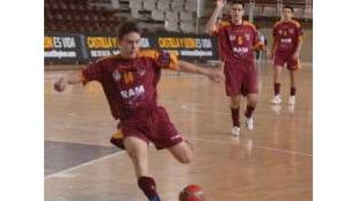 Marcos Piñeiro vuelve a la convocatoria para enfrentarse al Pinto FS