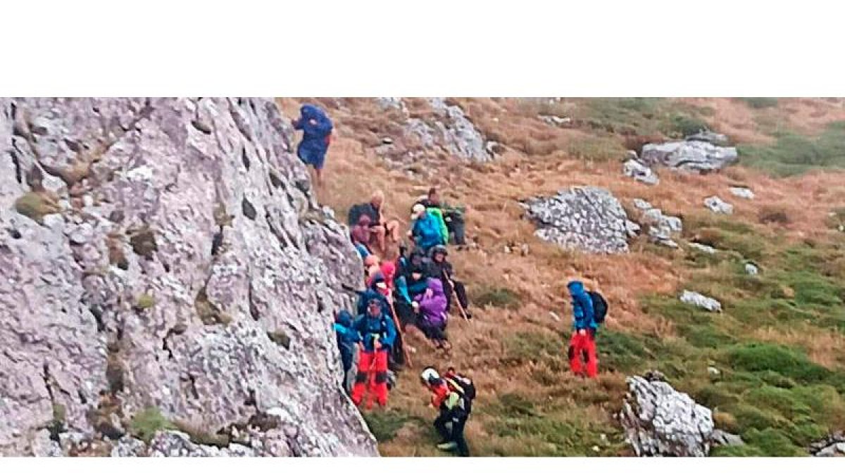 Rescatado tras caer rodando por una ladera en Las Tres Marías
