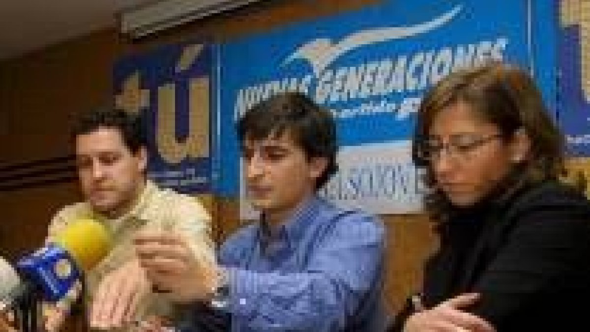 Dirigentes de Nuevas Generaciones del PP en una imagen de archivo de un acto en Ponferrada