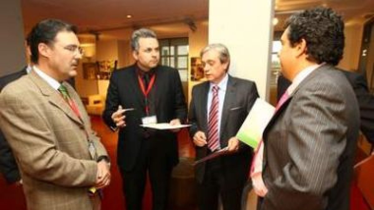 David Fierro, Eduardo Criado y José Luis Ramón, ayer en la inauguración