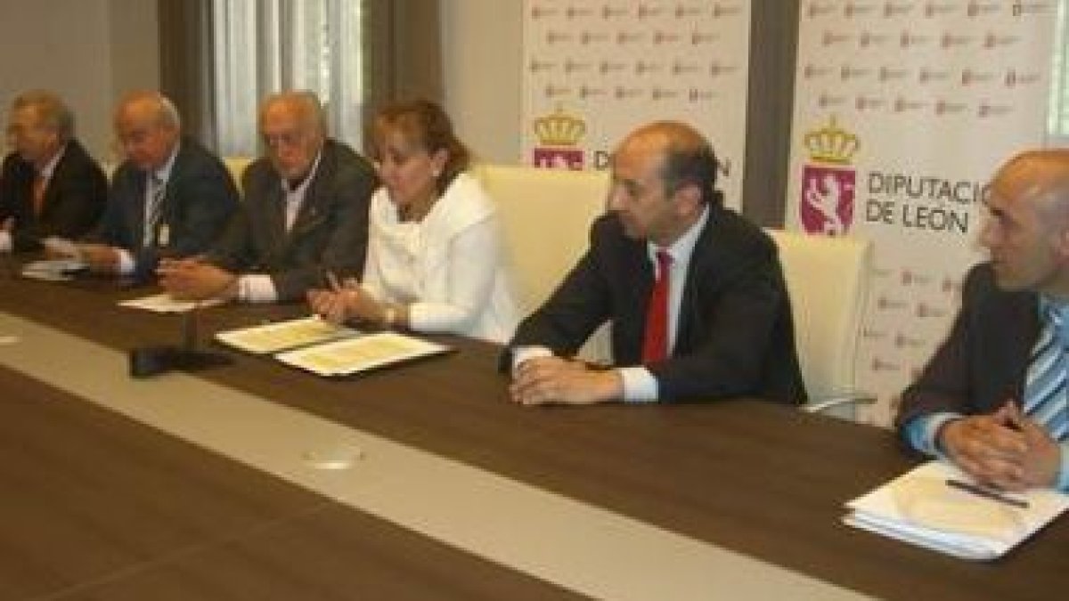 La presidenta firmó ayer cuatro convenios de carácter social con otras tantas entidades.