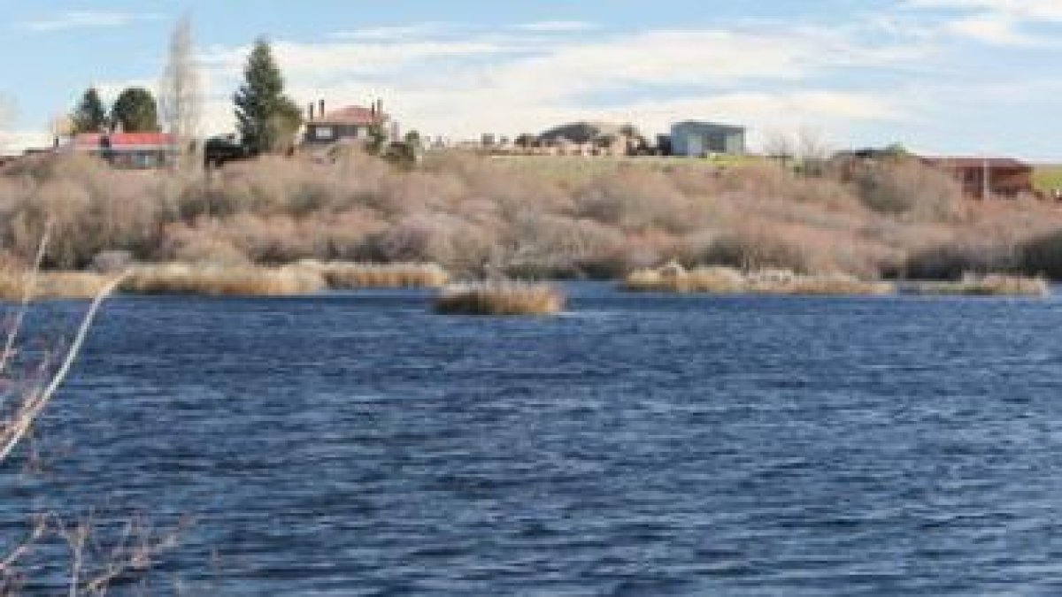 La próxima semana comenzarán las obras de rehabilitación de la laguna de Villadangos.